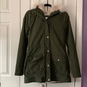 Hollister EUC army green w/ pink fur lining coat